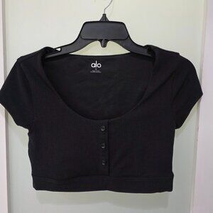 Alo Yoga Women’s Black Ribbed Crop Top – Size M – Short Sleeve Button Front